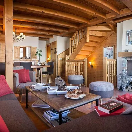 Дом отдыха Les Menuires Sleeps 11 Pool Wifi
