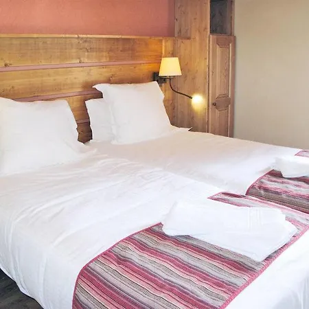 Дом отдыха Les Menuires Sleeps 11 Pool Wifi